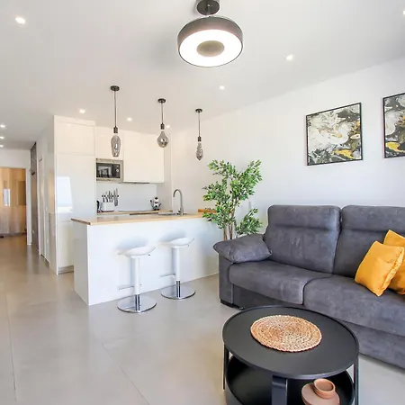 Apartman Exceptional 1bd With Sea View In Aloha Garden